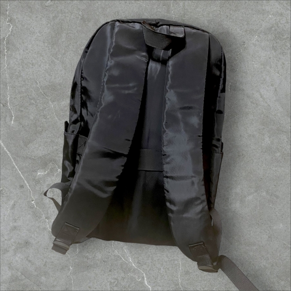 ALO Yoga sports large-capacity travel and leisure backpack - Picture 7 of 8